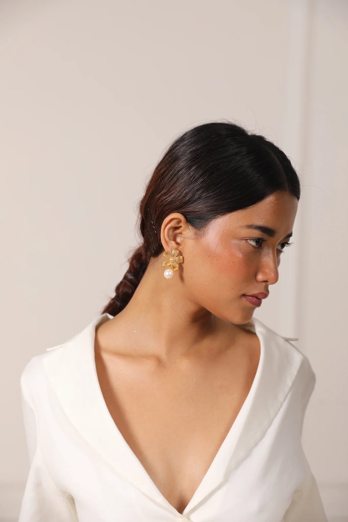 Flower Pearl Hanging Earrings