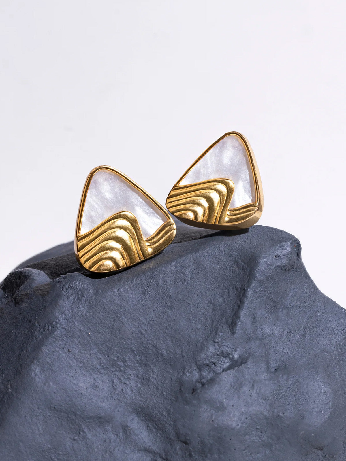 Pearl Pret Studs