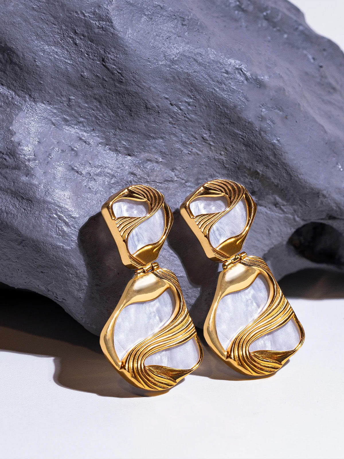 Pearl & Gold Earrings