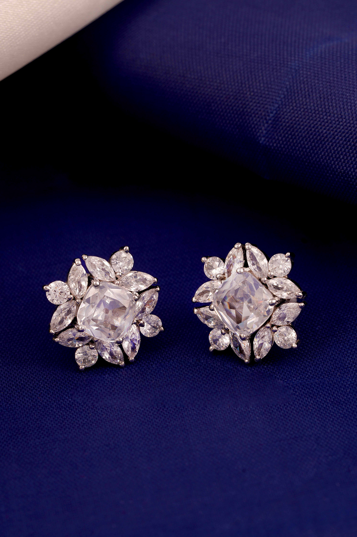Gardenia Studs