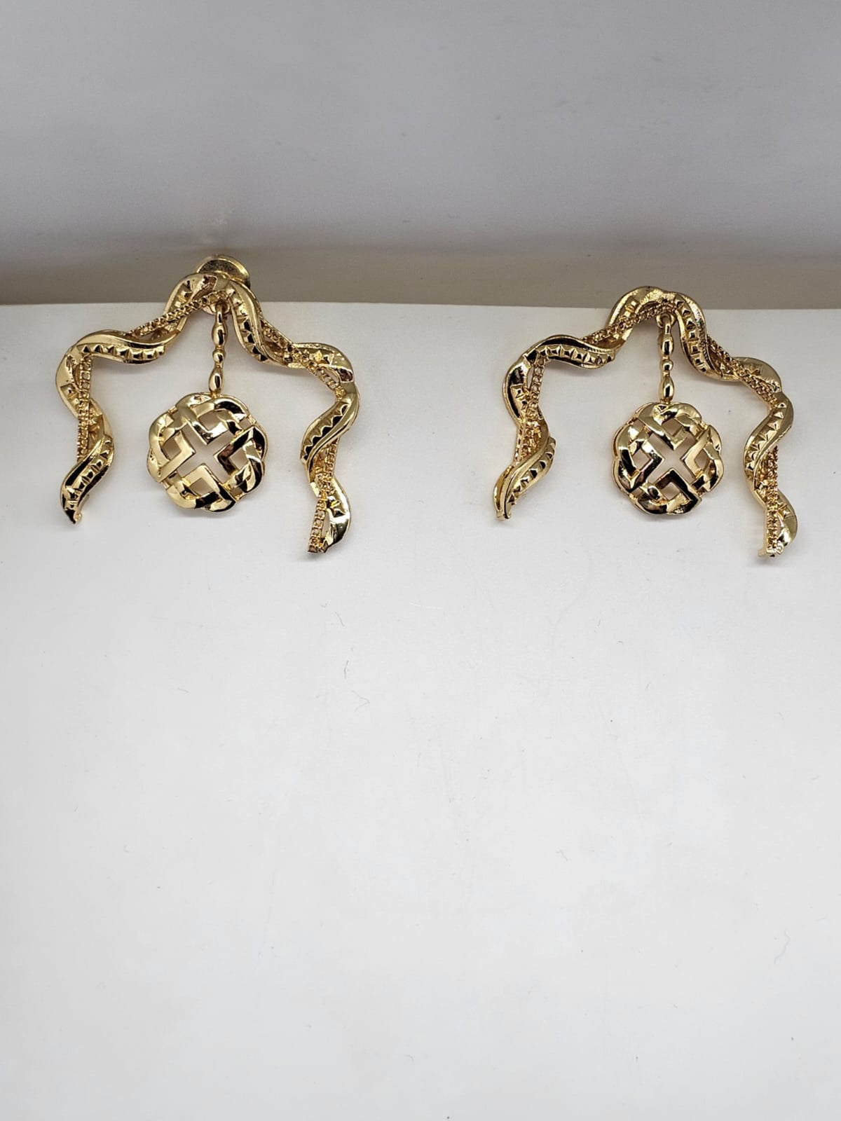 Golden Curve Loop Studs
