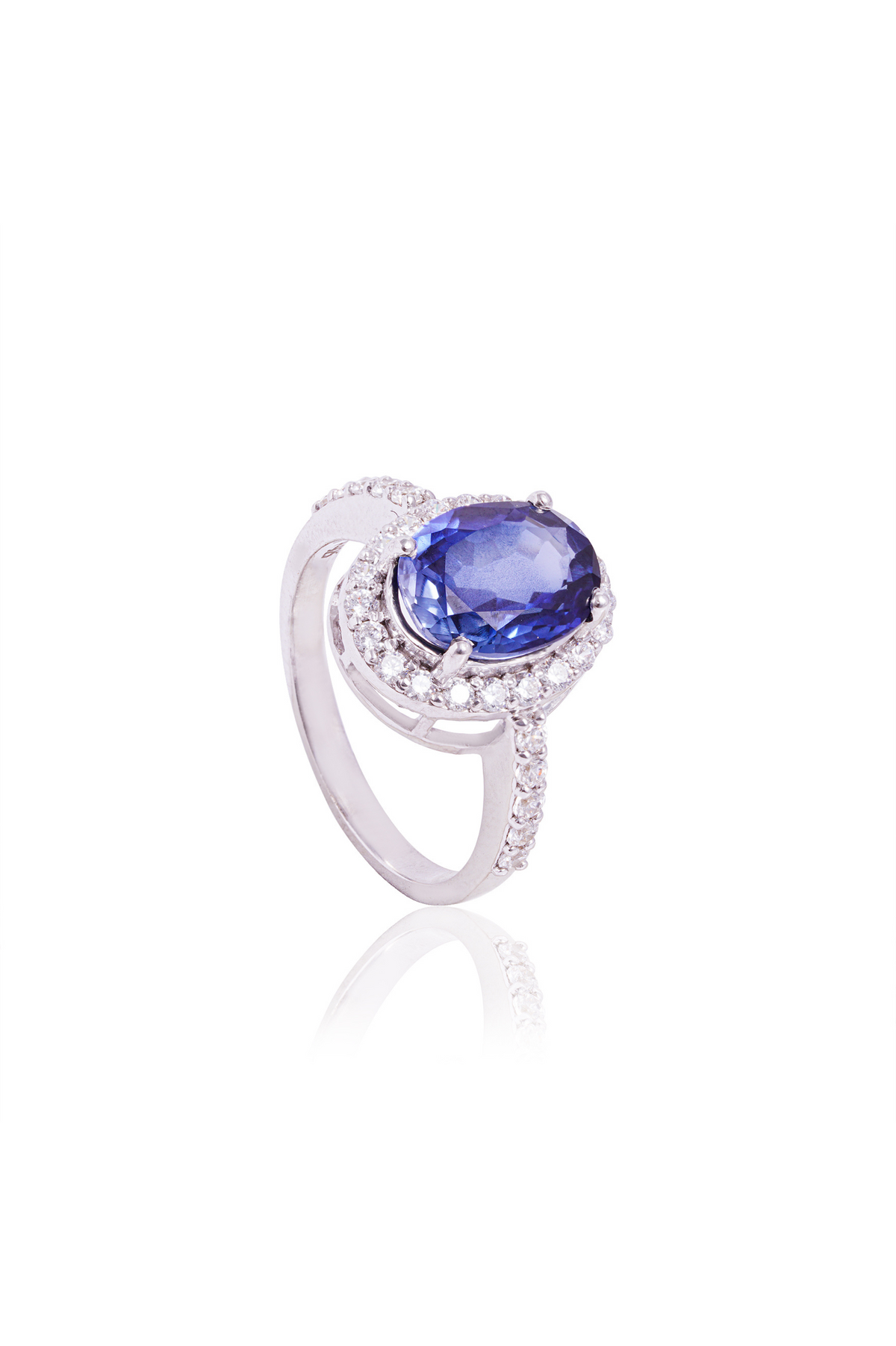 Ida Oval Halo Ring