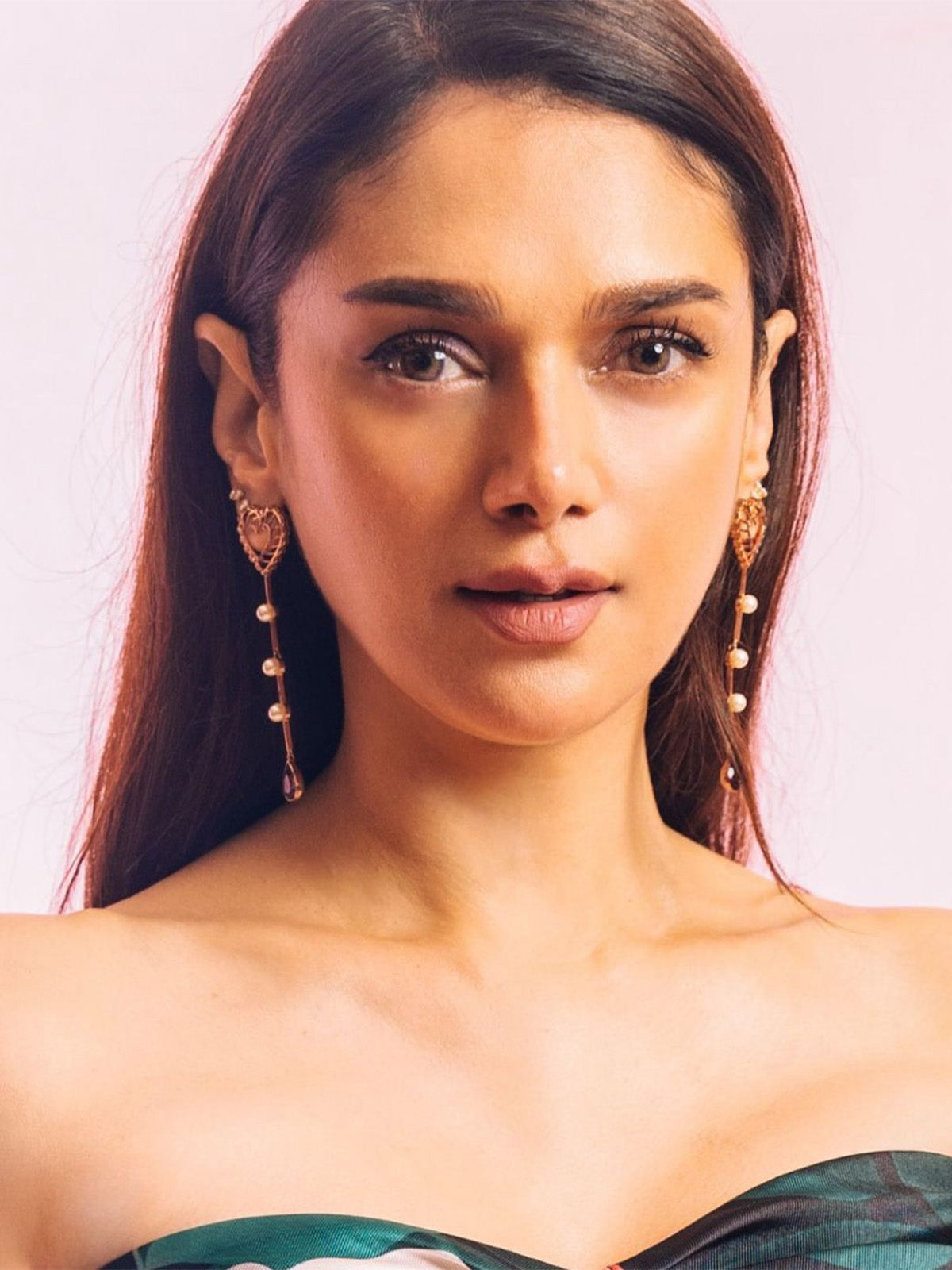 Aditi Rao Hydari in Heart Drop Danglers