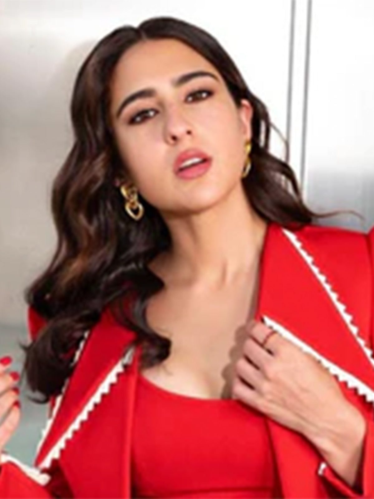 Sara Ali Khan in Love Love Love Earrings