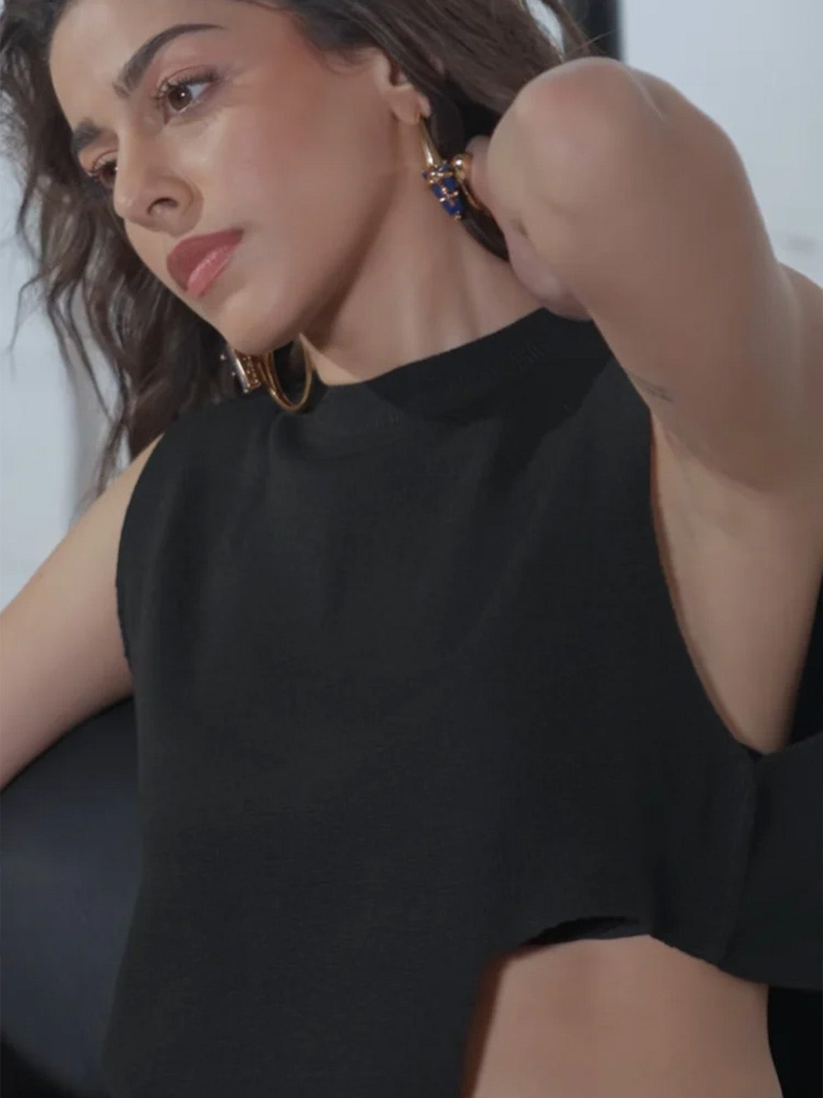 Alaya F in Iconic Sculpt Blue Earrings