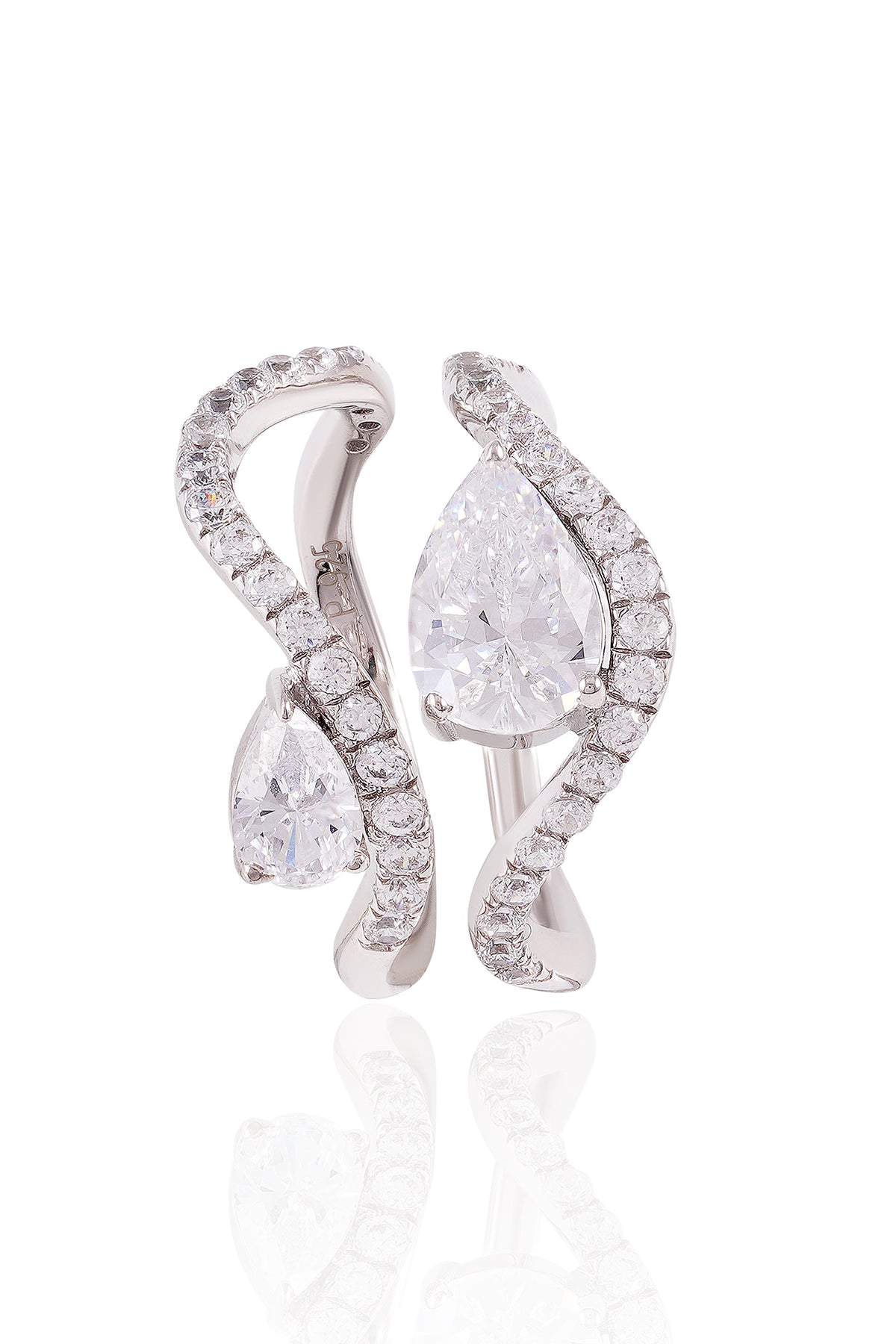Wave Design Pear Solitaire Ring