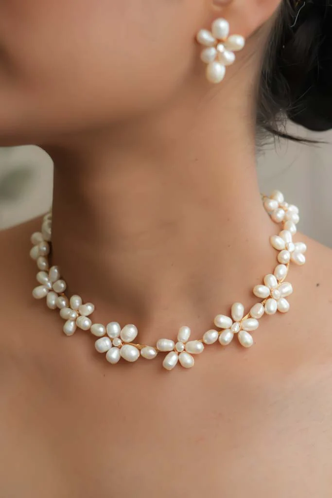 Roselyn Pearl Grace Choker