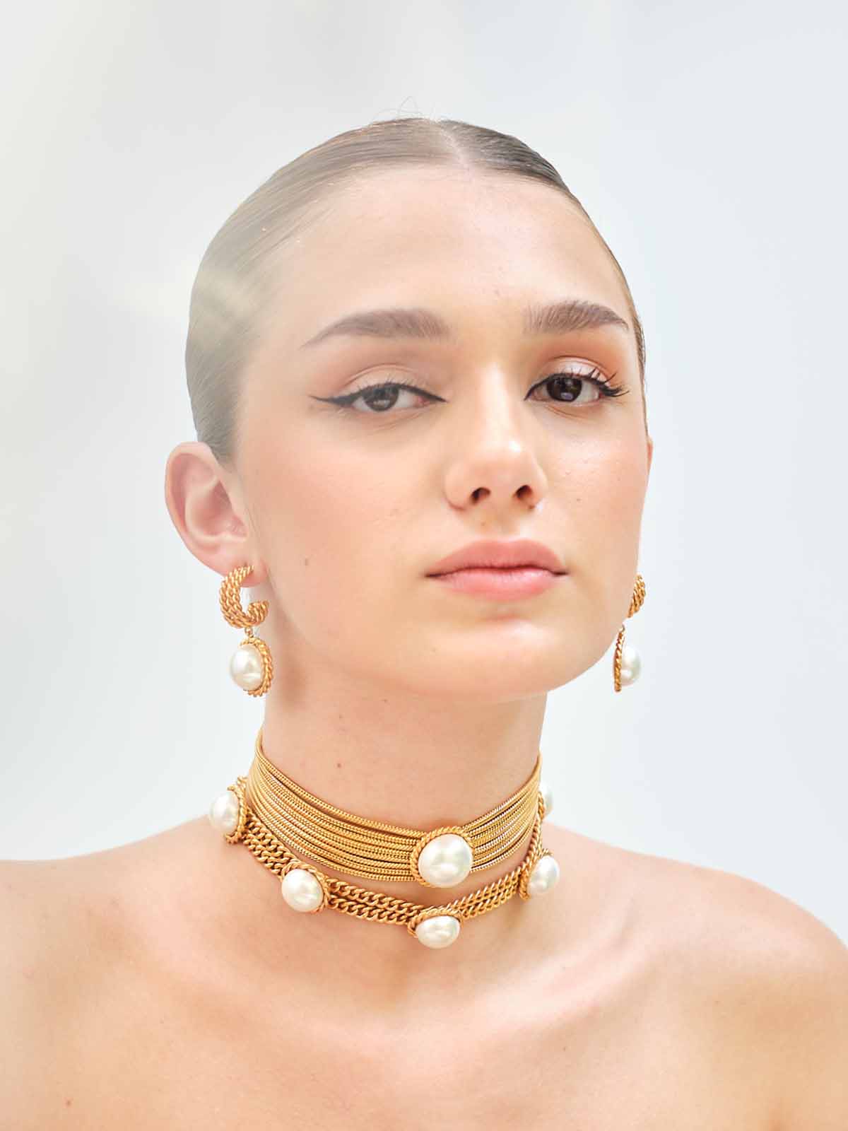 Delicate Pearl Choker