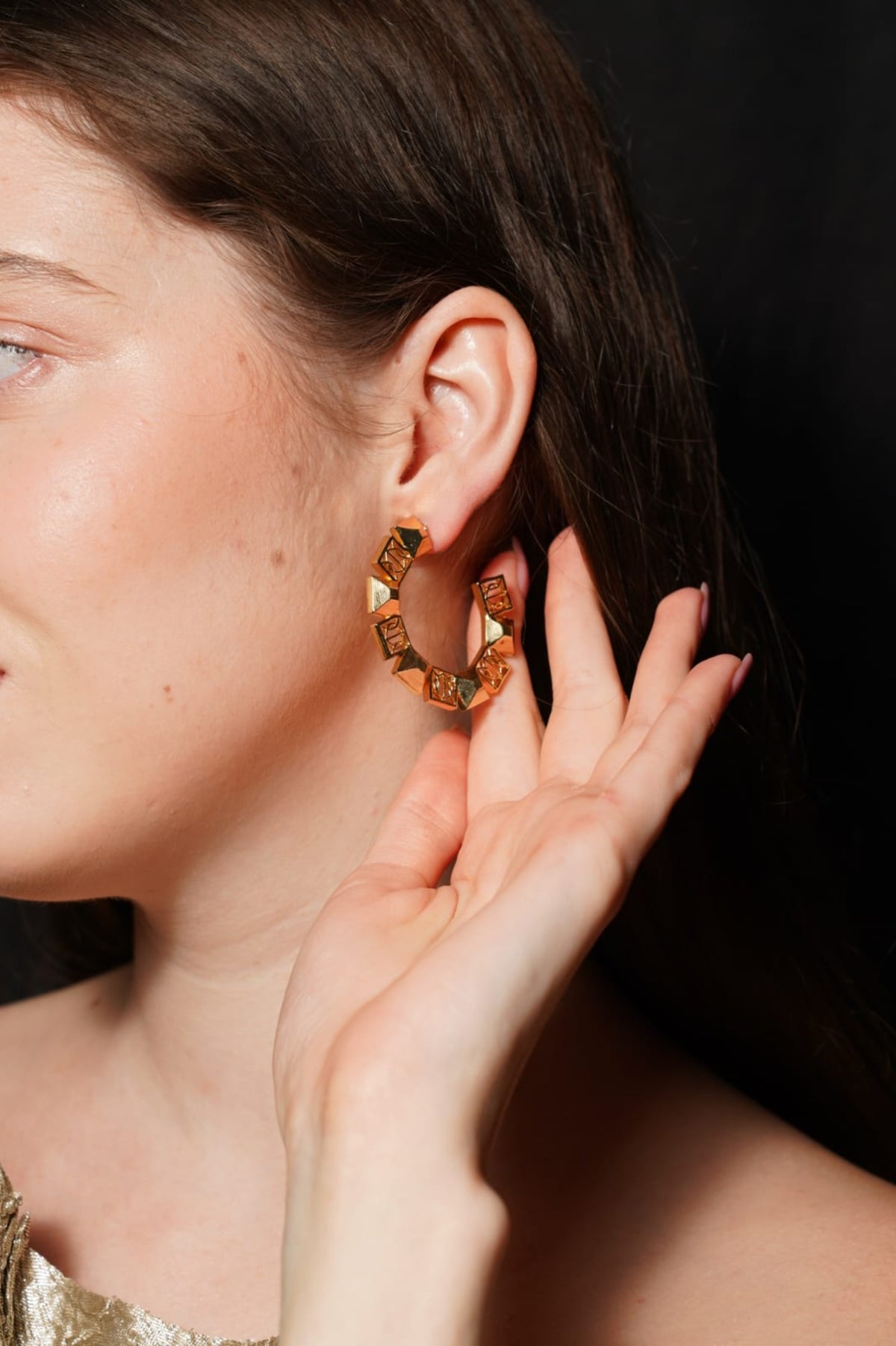 Luna Gap Mini Hoops – Golden