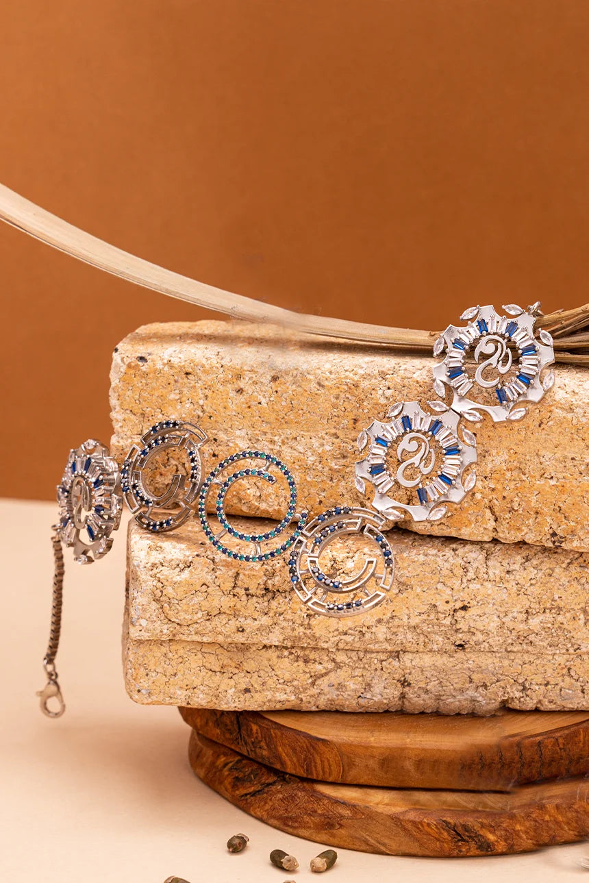 Golden Loop Luxe Necklace