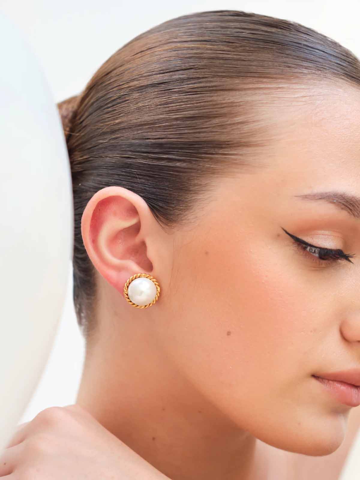 Classic Vintage Pearl Studs