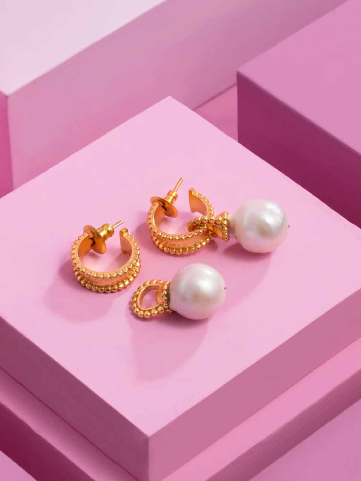 Rakul Preet - Oyster Baroque Mini Hoops