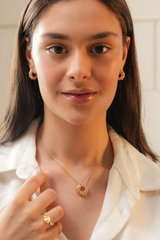 Alterna Golden Minimal Pendant Necklace