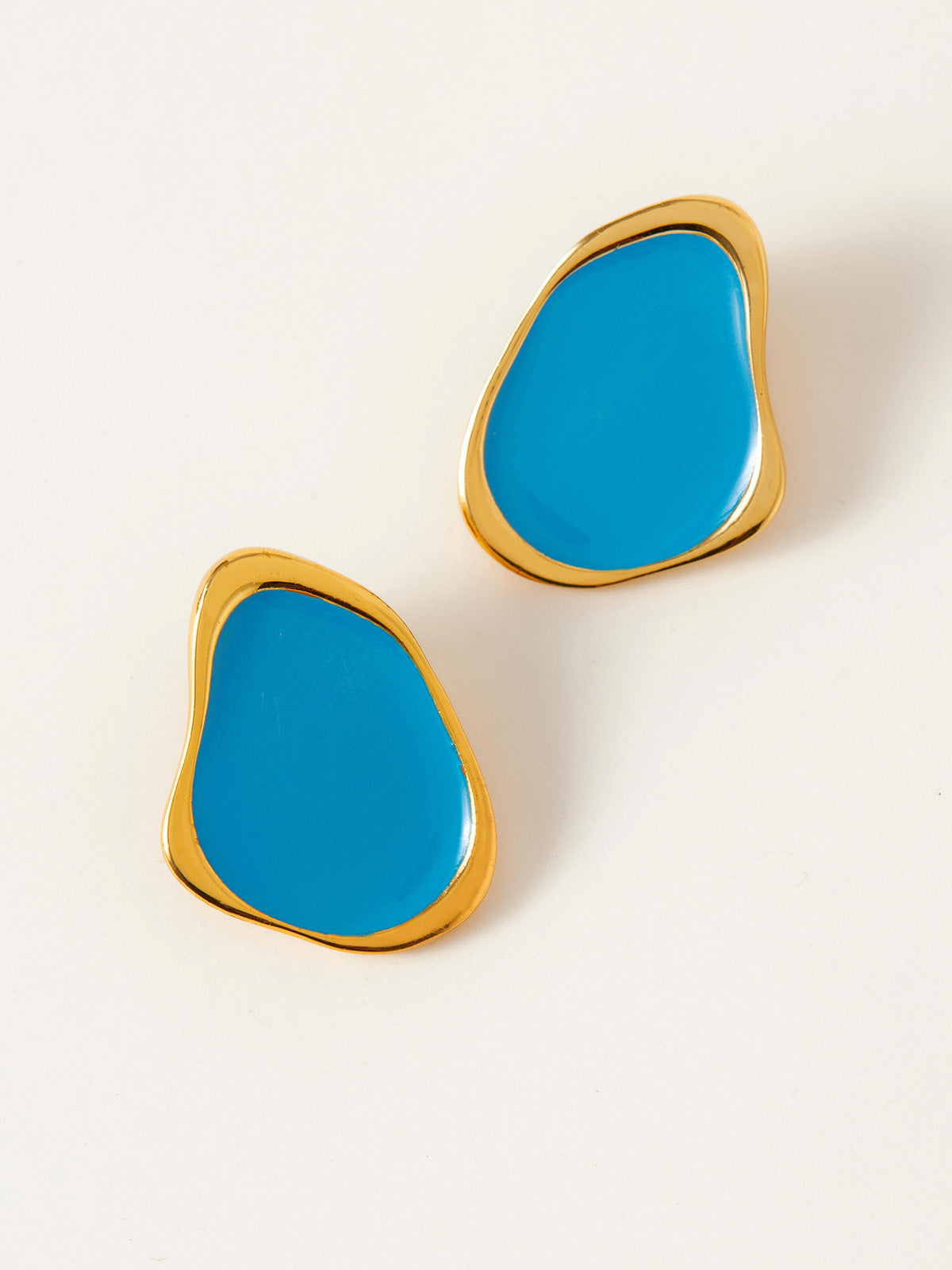 Minimal Irregular Studs