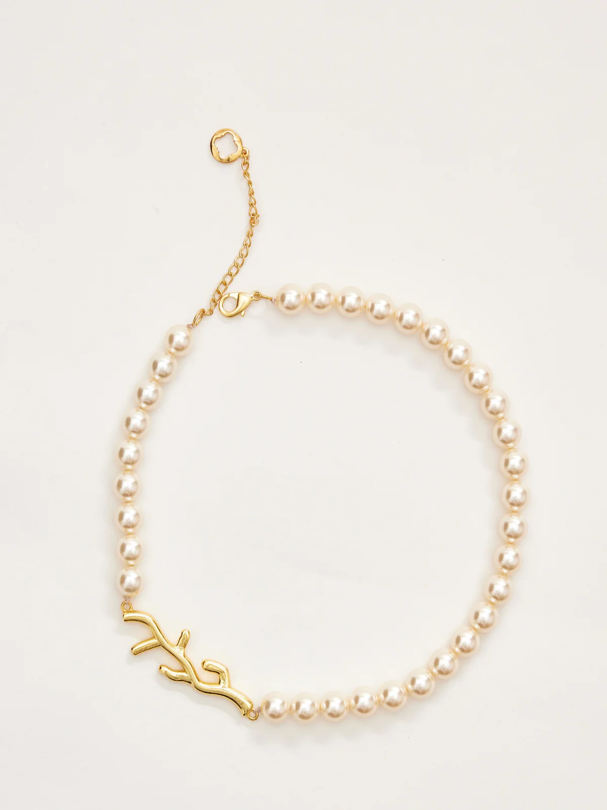 Tapsee Pannu in White Pearl Choker