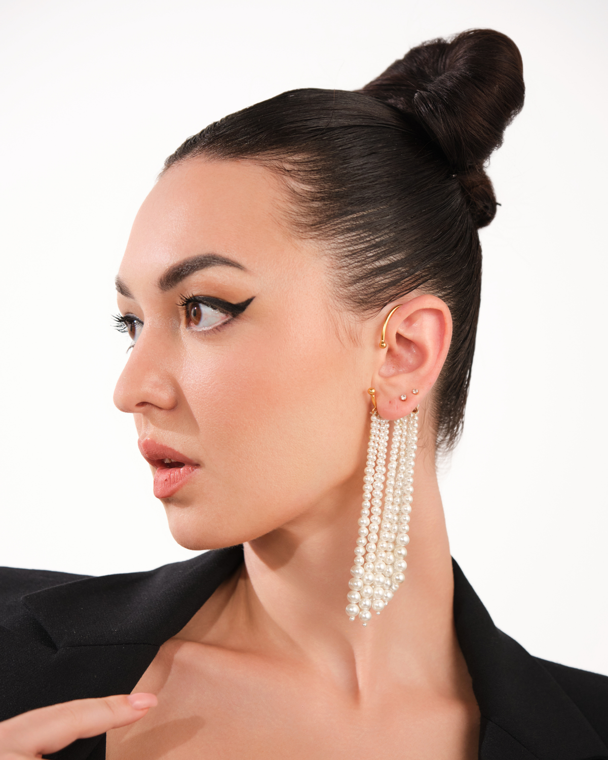Statement Pearl Ear Cuff