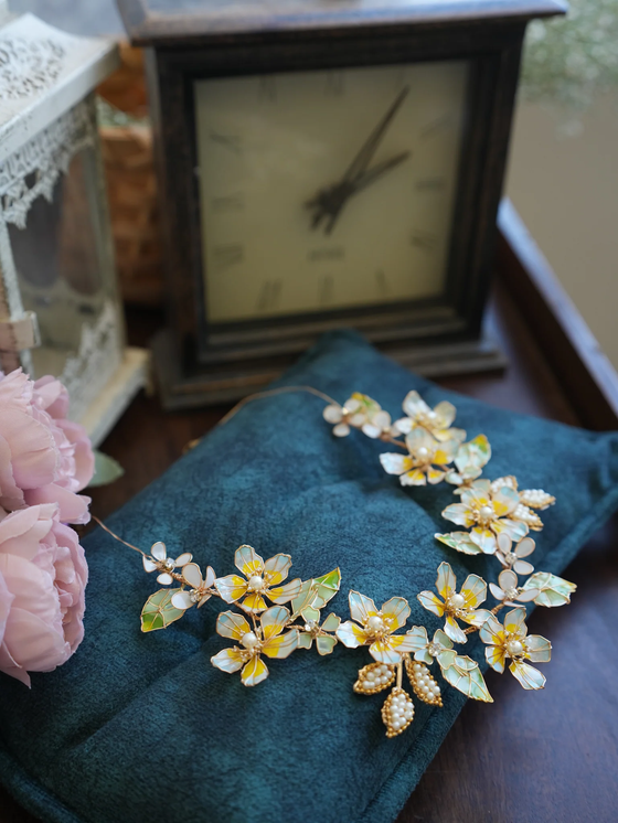 Petal Dew Drop Necklace