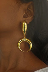 Rakul Preet In Copa White Drop Earrings