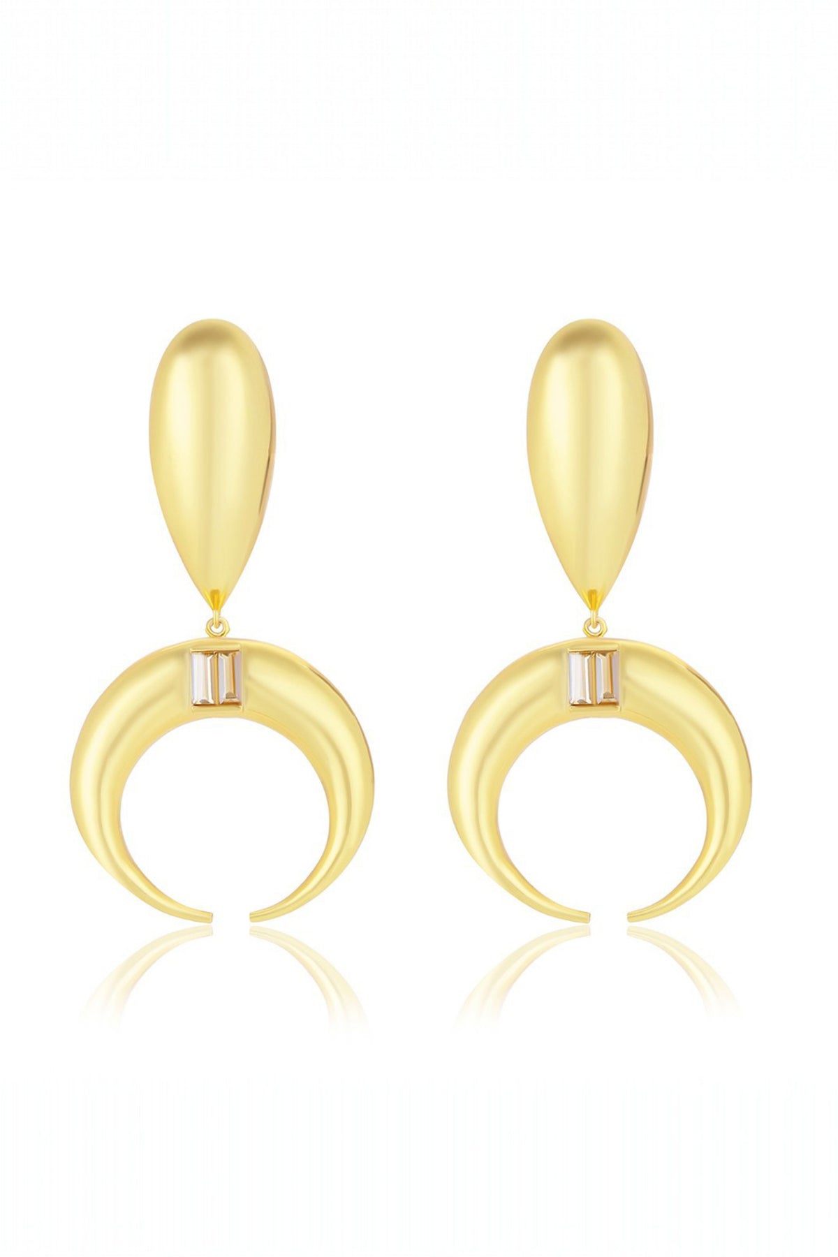 Rakul Preet In Copa White Drop Earrings