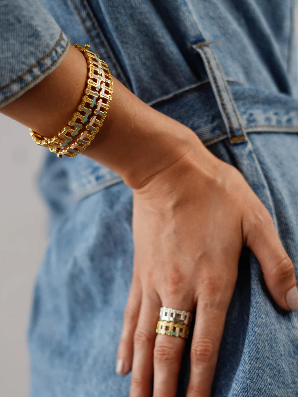 Alia Bhatt in Jumping Lines Bangle Bracelet