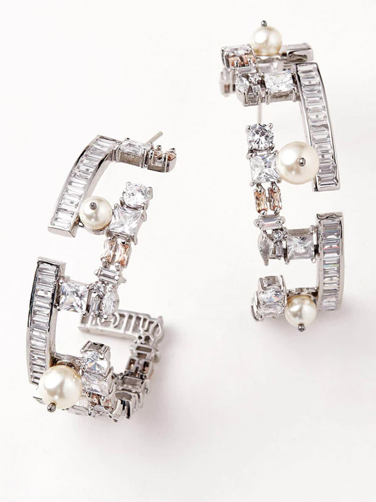 Geometric Twist Hoops