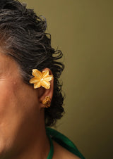 Single Lily Earcuff