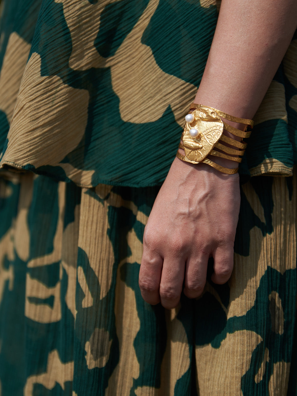 Waves Cuff