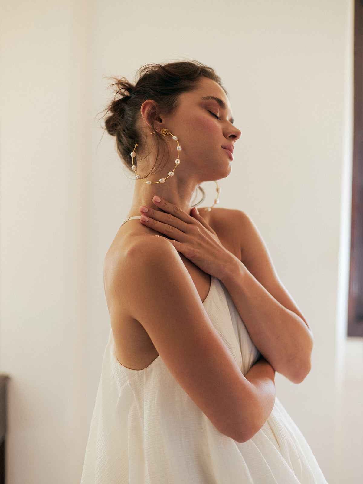 Pearl & Moon Hoop