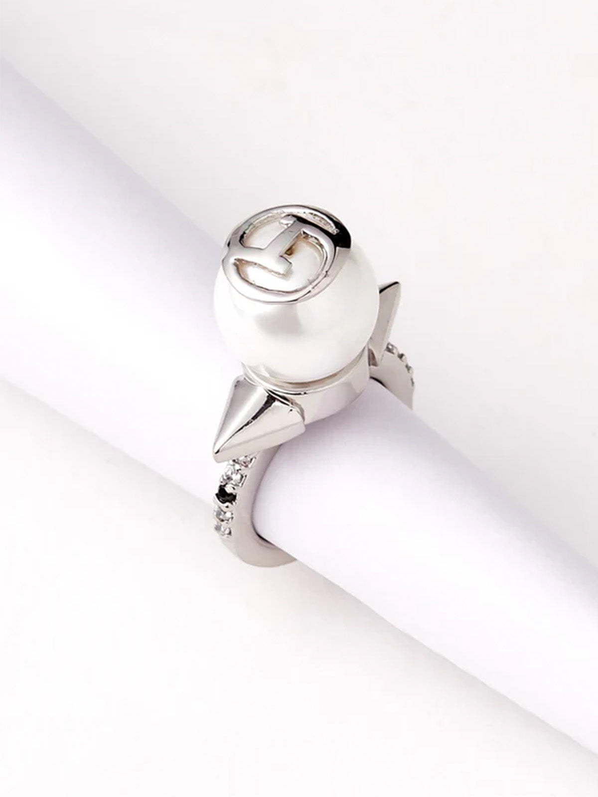 Spike Out Pearl Ring