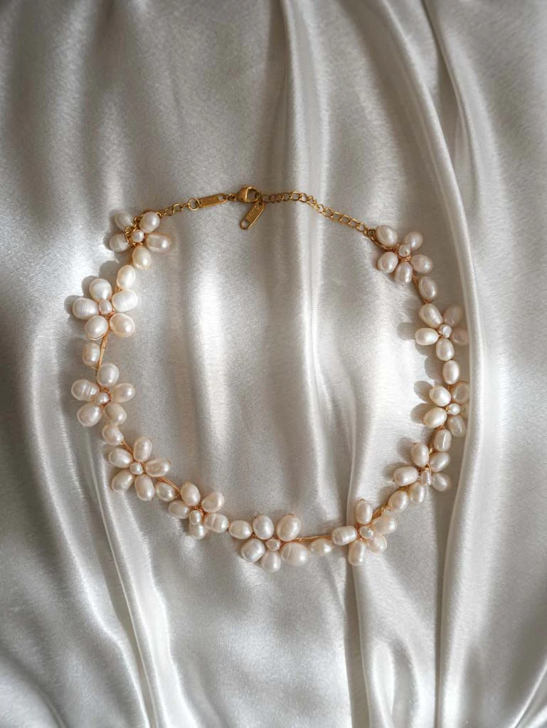 Roselyn Pearl Grace Choker