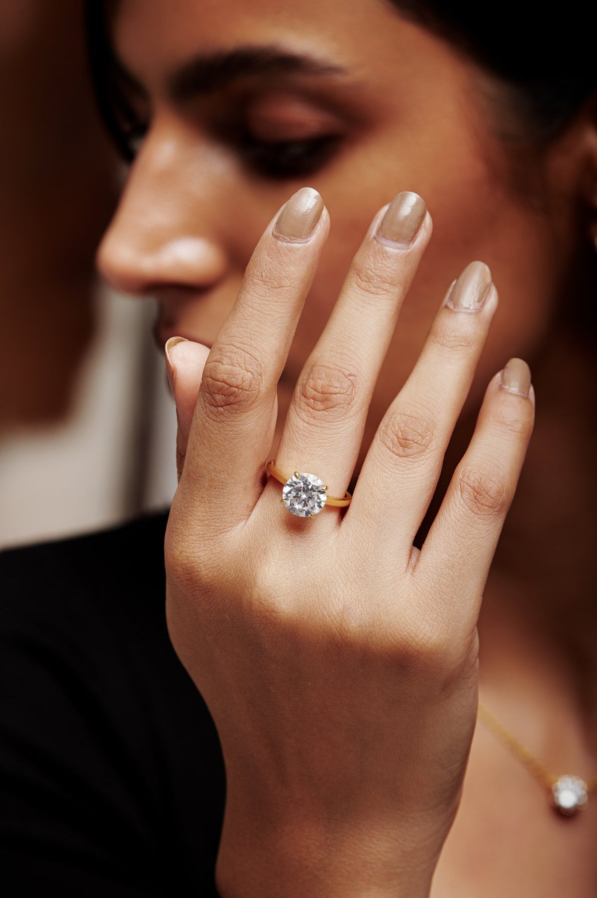 Brilliant Round Shaped Solitaire Engagement Ring