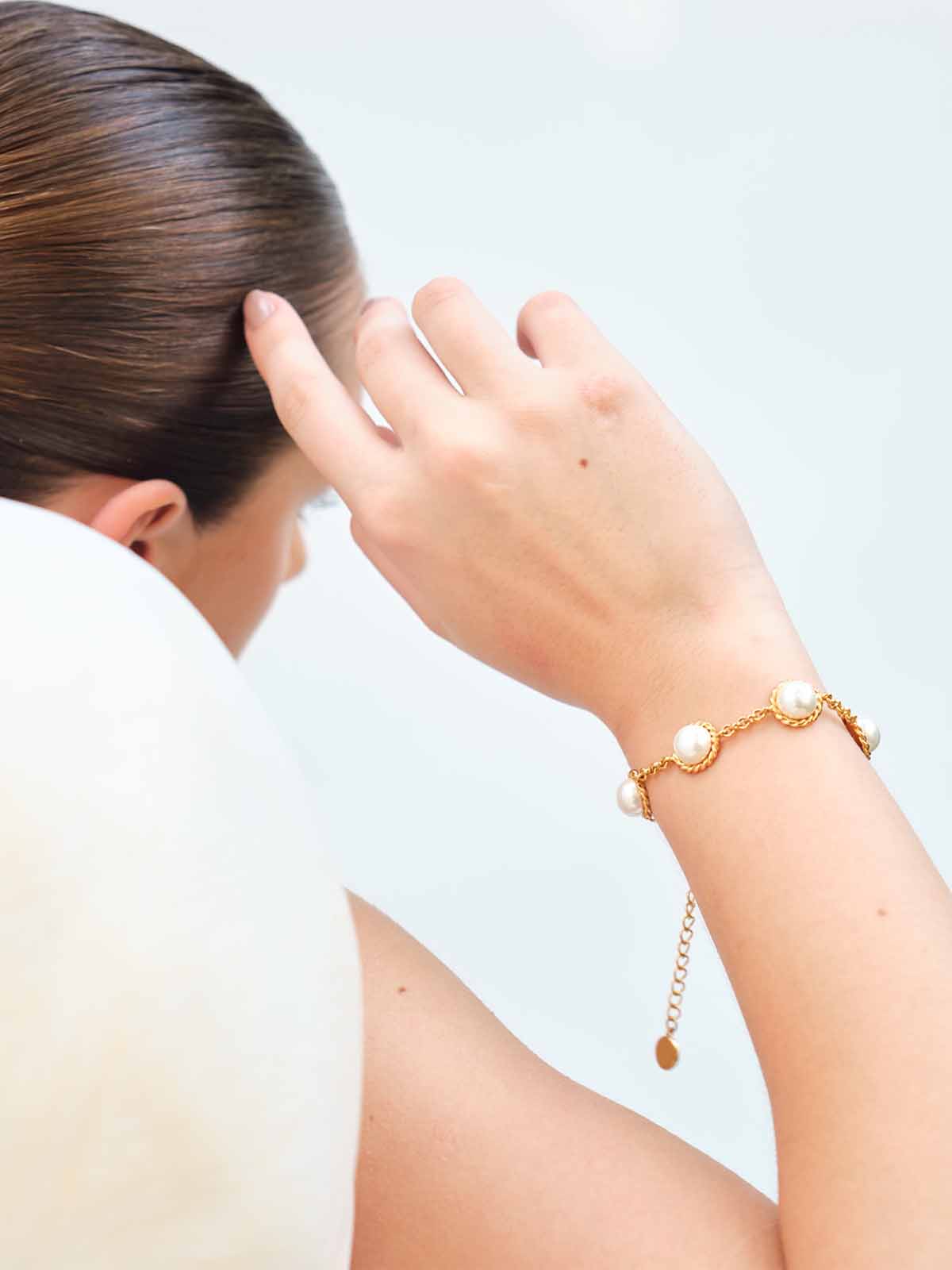 Pearl & Chain Bracelet