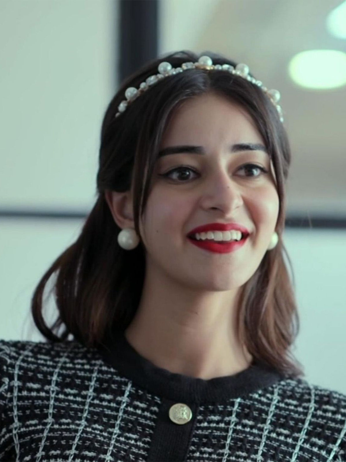 Ananya Pandey in XL Pearl Studs