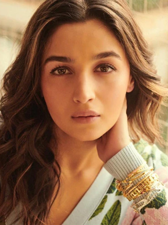 Alia Bhatt in Jumping Lines Bangle Bracelet