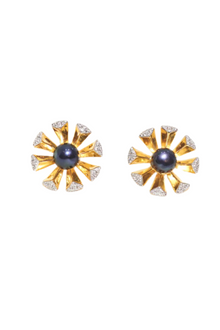  Black Bloom Pearl Studs