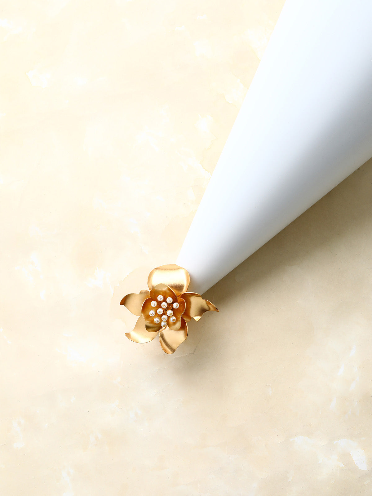 Gardenia Pearl Ring