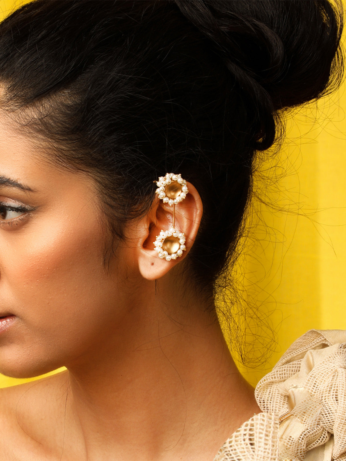 Pearl Bunch Earclip